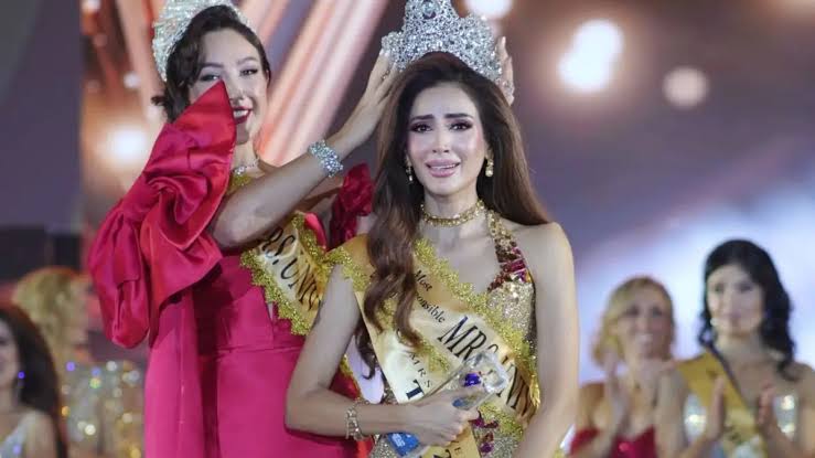 Shub_Pandey_'s tweet image. INDIA CREATES HISTORY 🇮🇳👑
​The prestigious Mrs. Universe 2025 crown comes home Congratulations to Sherry Singh, the reigning Mrs. India by UMB Pageants, for securing India&apos;s first-ever victory in 2025 A truly proud moment for the entire nation
​#MrsUniverse2025 #SherrySingh…