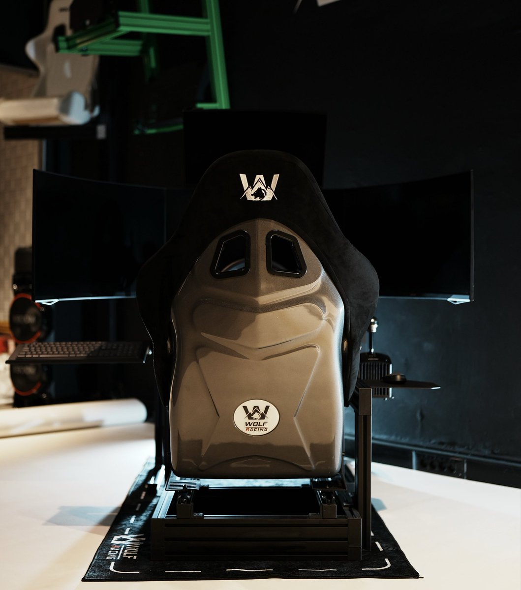 WRacingtr's tweet photo. 🏁 Wolf Alpha 40x120

Designed and built with Wolf Racing’s own 40x120 Sigma profiles.
Combined with a triple monitor stand, top 4th screen mount, and Börü seat,
it delivers extreme rigidity, zero flex, and pure driving precision. ⚙️

Every detail is crafted by our hands,
every millimeter shaped by engineering.
True production. True engineering. True power. 🐺

📍 Wolf Racing Berlin | Istanbul

⸻

🏎️ Wolf Alpha 40x120

Tamamen Wolf Racing üretimi 40x120 Sigma profillerle tasarlandı.
3’lü ekran standı, 4. ekran aparatı ve Börü koltuğuyla birleşerek
üst düzey rijitlik, sıfır titreşim ve kusursuz sürüş hissi sunar. ⚙️

Her detayı bizim elimizden,
her milimetresi mühendisliğin ürünü.
Gerçek üretim. Gerçek mühendislik. Gerçek güç. 🐺

📍 Wolf Racing Berlin | İstanbul