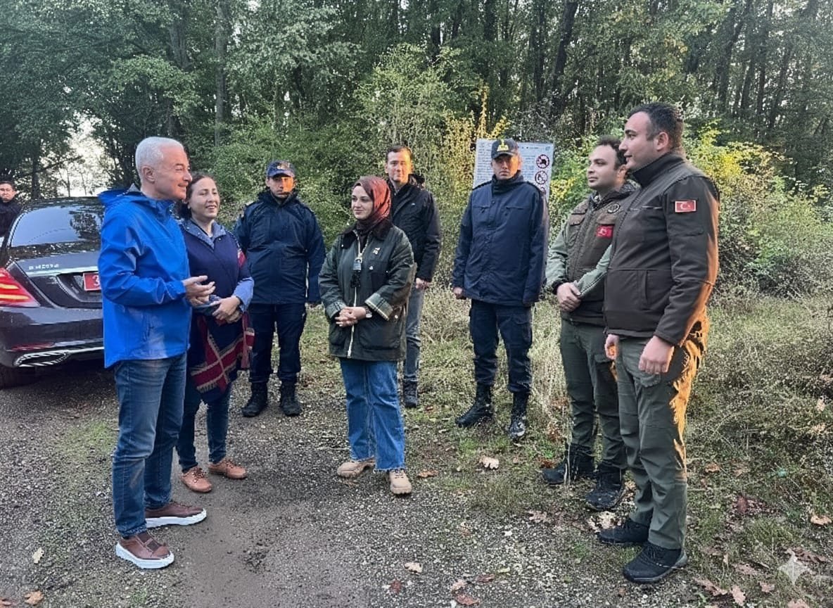 Valimiz Sayın Uğur Turan ve kıymetli eşi Nihal Turan Hanımefendi, Demirköy Kaymakamı Gizem Bayguş, Demirköy Sahil Güvenlik Karakol Komutanı SG.Üstğ. Eren Dürüster ile birlikte İlimizin saklı cenneti İğneada beldemizde Milli Parklar yürüyüş platformunda doğayla iç içe keyifli bir