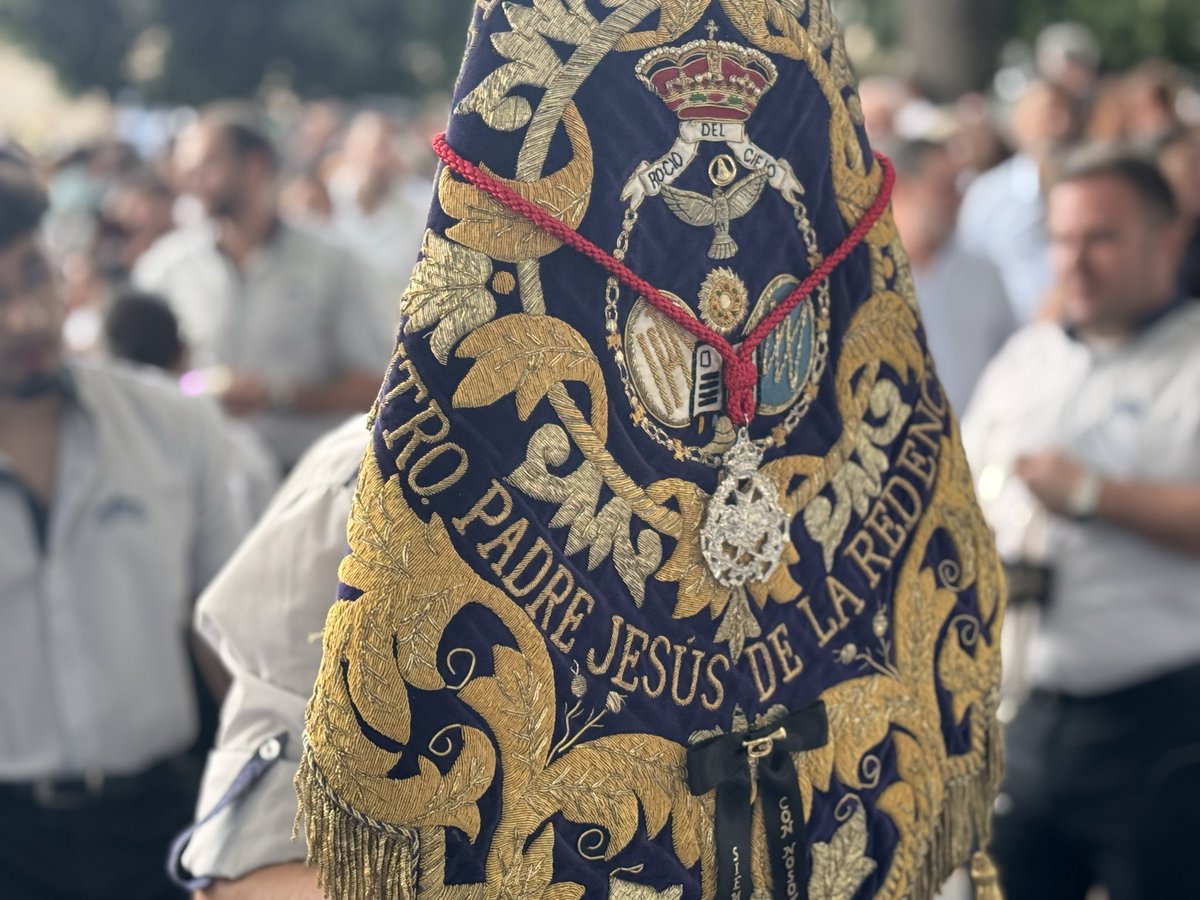 HuertodeCabra's tweet photo. 🔴⚪️ #MagnoVCOR25 | Últimos instantes del #CaminoAlaCatedral junto a nuestra querida @AMRedencion.

¡Gracias siempre por ser música para el Señor de las Penas!

#CabraenCórdoba https://t.co/RzbLpT3OsP