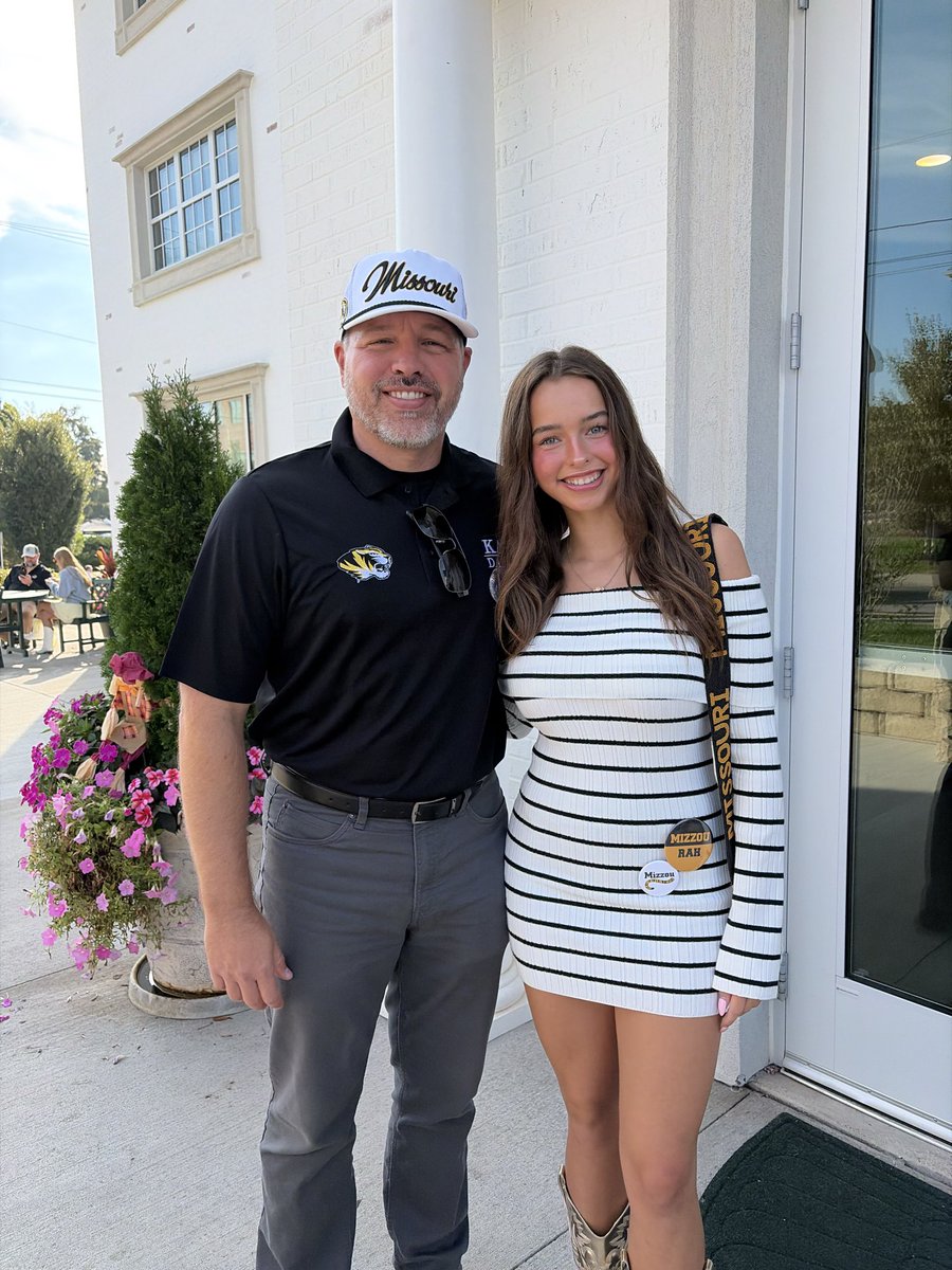 Fight4Mizzou's tweet image. We are having a great time at Dad’s Weekend! #MIZ #BeatBama #Kaydee