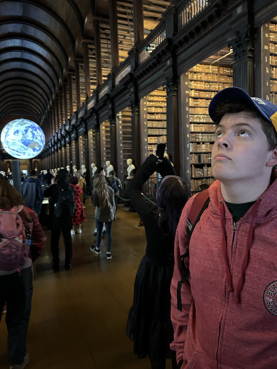 Day 1 for <a href="/vianneygriffins/">Vianney Griffins</a> in Dublin was awesome!
St. Stephen’s Green…Dublin Castle…Trinity College #globalgriffins