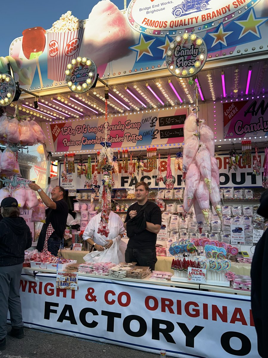 flash_mufc9's tweet image. Fun at the fair 🎡