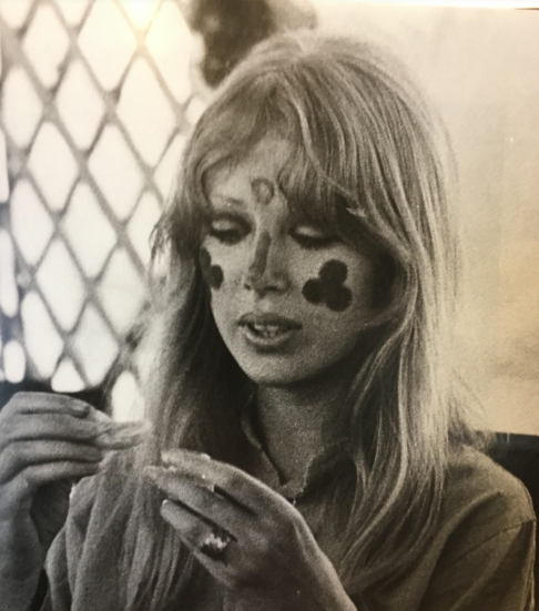 dailyaimeelou's tweet image. 💙🌼💧🌸💚