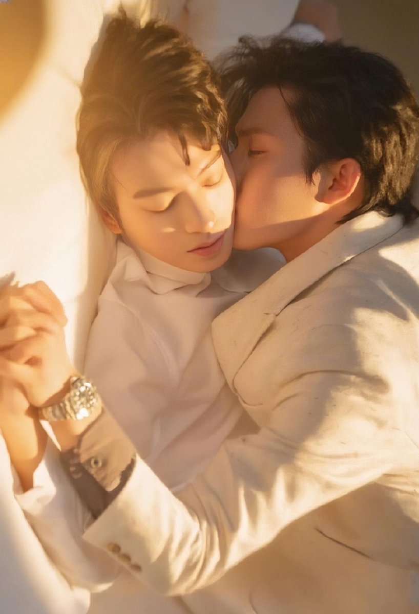 yanti8ve's tweet image. #LangTu 

the ship                                   the fans