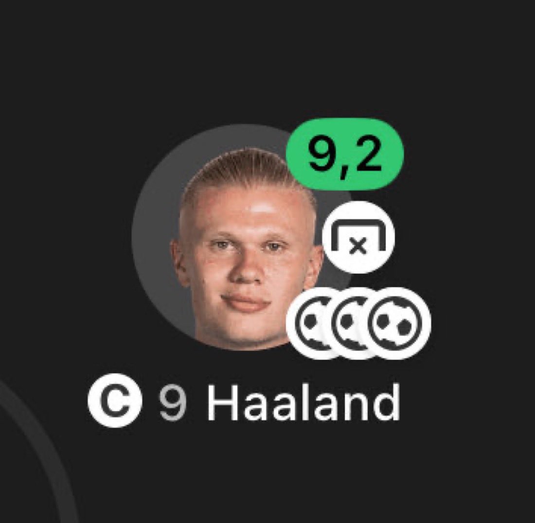 UTDTrey's tweet image. This mf is crazy 

Bro just missed his penalty so he could bag a hatrick without penalties 😭