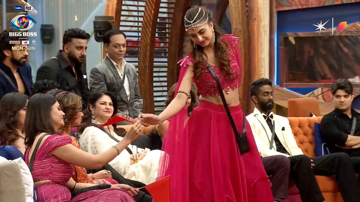 BiggBoss's tweet image. .@Farrhana_bhatt ne diya @ChaharMalti ko red flag, 🚩
unki kaunsi cheez unhe nahi lagi achhi?

#BB19 #BiggBoss19 #BiggBoss @BeingSalmanKhan