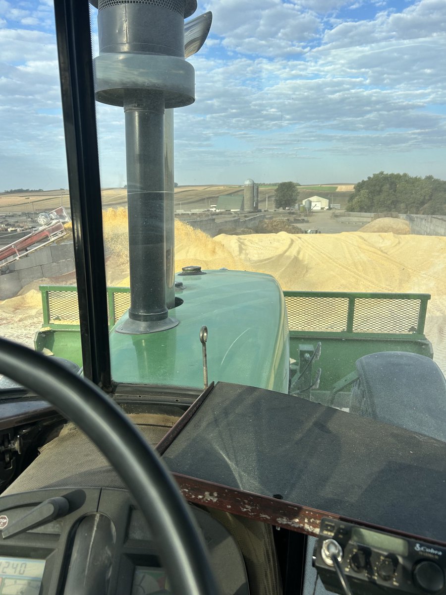 Weather man says the winds guna blow today, who woulda thunk