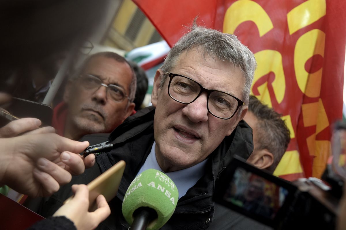 FaniSimonu34434's tweet photo. @PMurroccu Il FINE BIECO di questi TERRORISTI aizzati da quel PSEUDOSINDACALISTA, é solo la #ricerca della #RIVOLTA VIOLENTISSIMA che viene tramata negli ORRIDI COVI degli #INFAMI #CEFFI dei CENTRI SOCIALI e COLLETTIVI STUDENTESCHI. L'unico #scopo di #Landini é la caduta del Gov #Meloni ! https://t.co/qxETcoEVTI