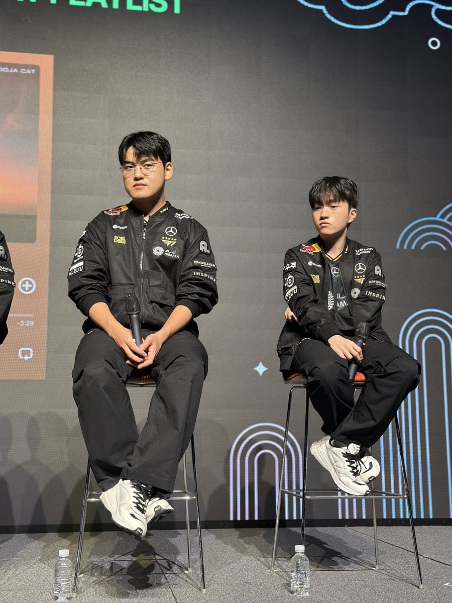 This size difference is crazy I cannot lie