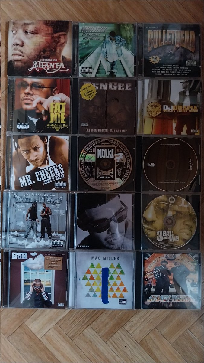 Am Tag der deutschen Einheit war ich am Flohmarkt. Etliche CDs und noch ein paar Kleinigkeiten konnte ich ergattern. Die Big Box Spiele sind leider unvollständig.
