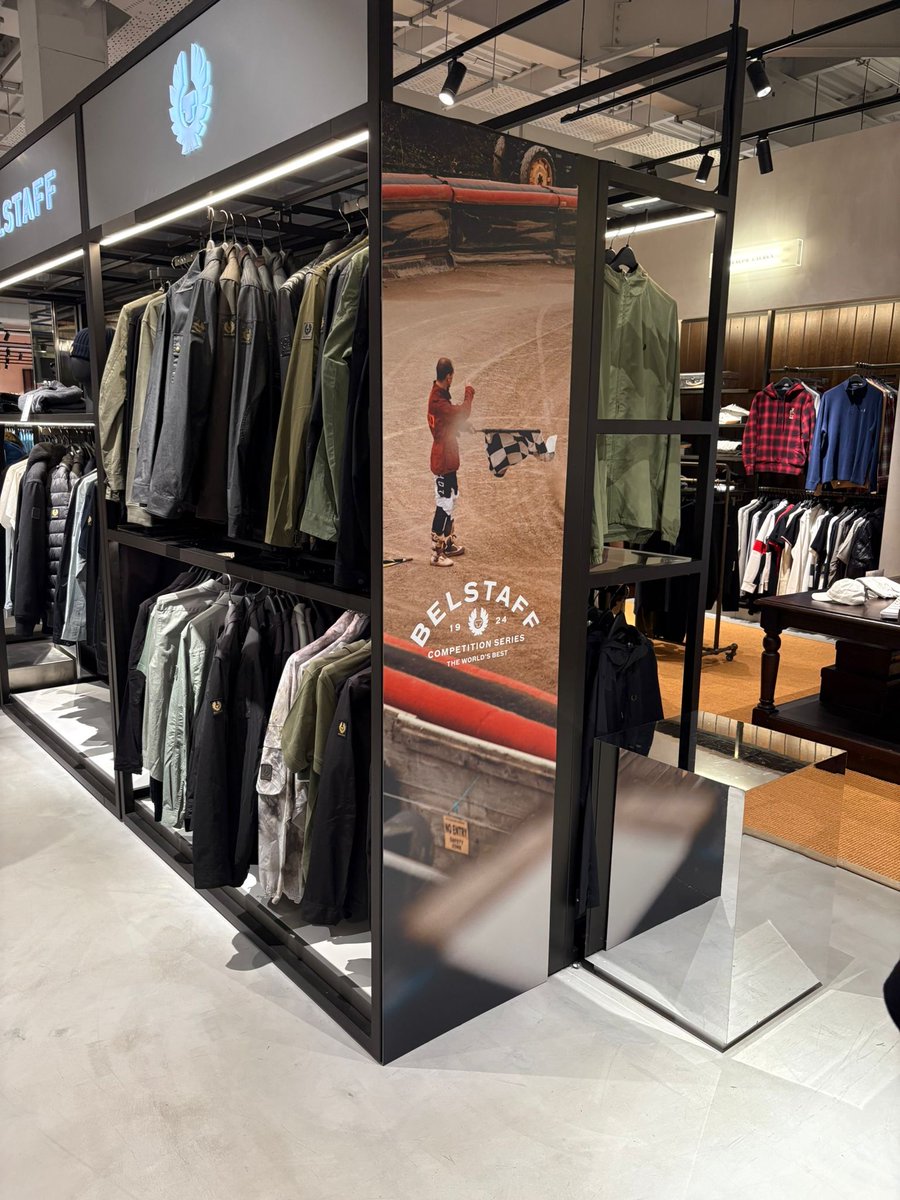 Make your next event unforgettable with bold, brilliant graphics. 🎤