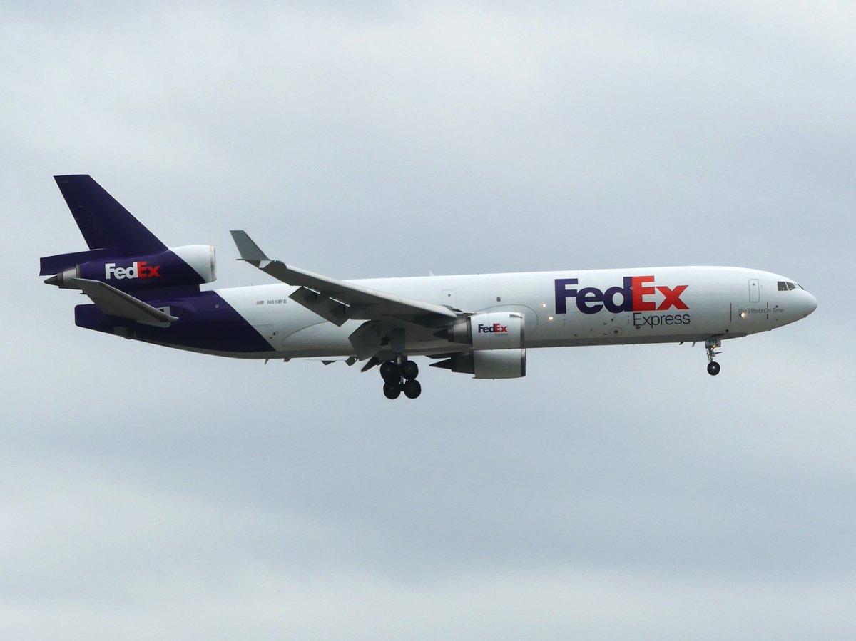 ten_koji1103's tweet image. 2025/9/27成田国際空港外周にて　34R下り
FXのイレブンフレイター
フェデックス・エクスプレス　MD-11F
FedEx Express
#MD11
#FedExExpress