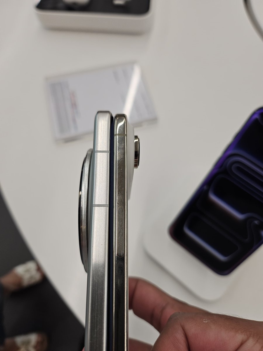 TechTurbanator's tweet image. Vivo X200 Pro vs Iphone 17 Air 😲
Its too thin to even get a good grip.