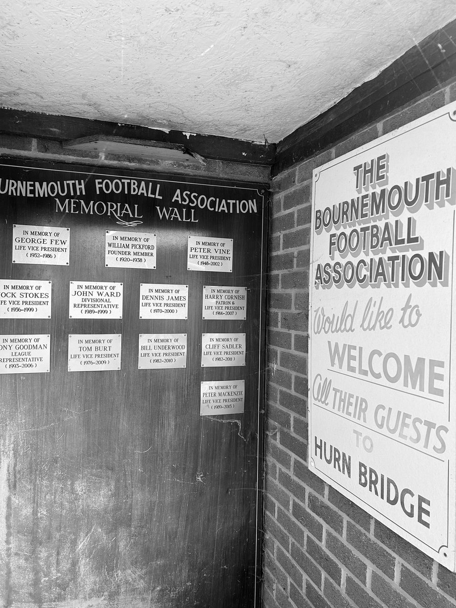 Hidden away behind turnstiles this memorial wall, nice touch from the Dorset club <a href="/ChristchurchFC_/">Christchurch FC</a> #aroundthegroundsfor20pounds