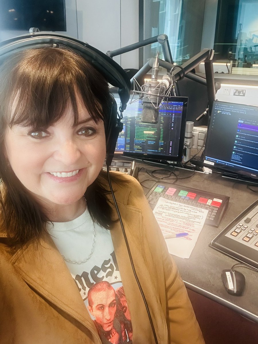 On air <a href="/U105radio/">U105 Radio</a> Saturday Best show 2-7 pm today. Covering for David J 😊❤️