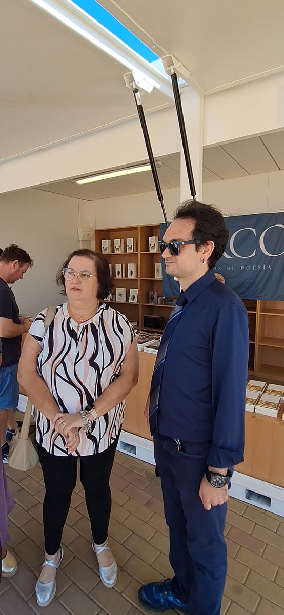 PopularesDH's tweet photo. De la mano del editor Francisco Madroñal, o los autores Francisco Martín Morella y Fernando Serrano Ordóñez,  nos acercamos al talento nazareno y mostramos nuestro compromiso con la cultura nazarena, en 42 edición de la Feria del Libro de #DosHermanas. 
#AutoresLocales #Cultura https://t.co/UFUrFSMsaU