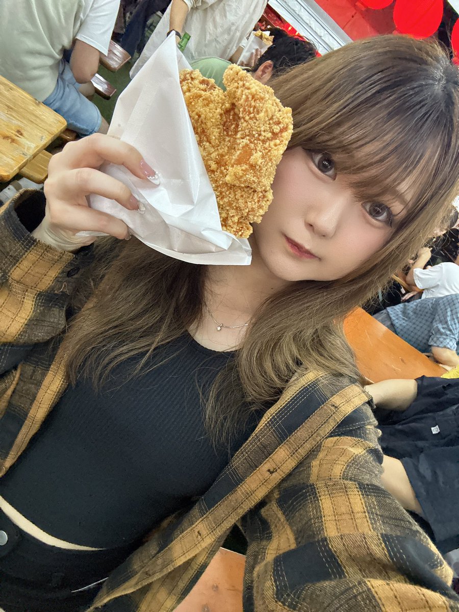 ナイトフォトウォークありがとうございました🙇🏻
撮影中は雨もやんでくれて良かったぁ💭

初めてするタイプの撮影会で緊張してましたがすっごく楽しかったです🫧

参加していただいた方本当にありがとうございました𐔌՞ ܸ. .ܸ՞𐦯

#アイフォト
#syncrosso