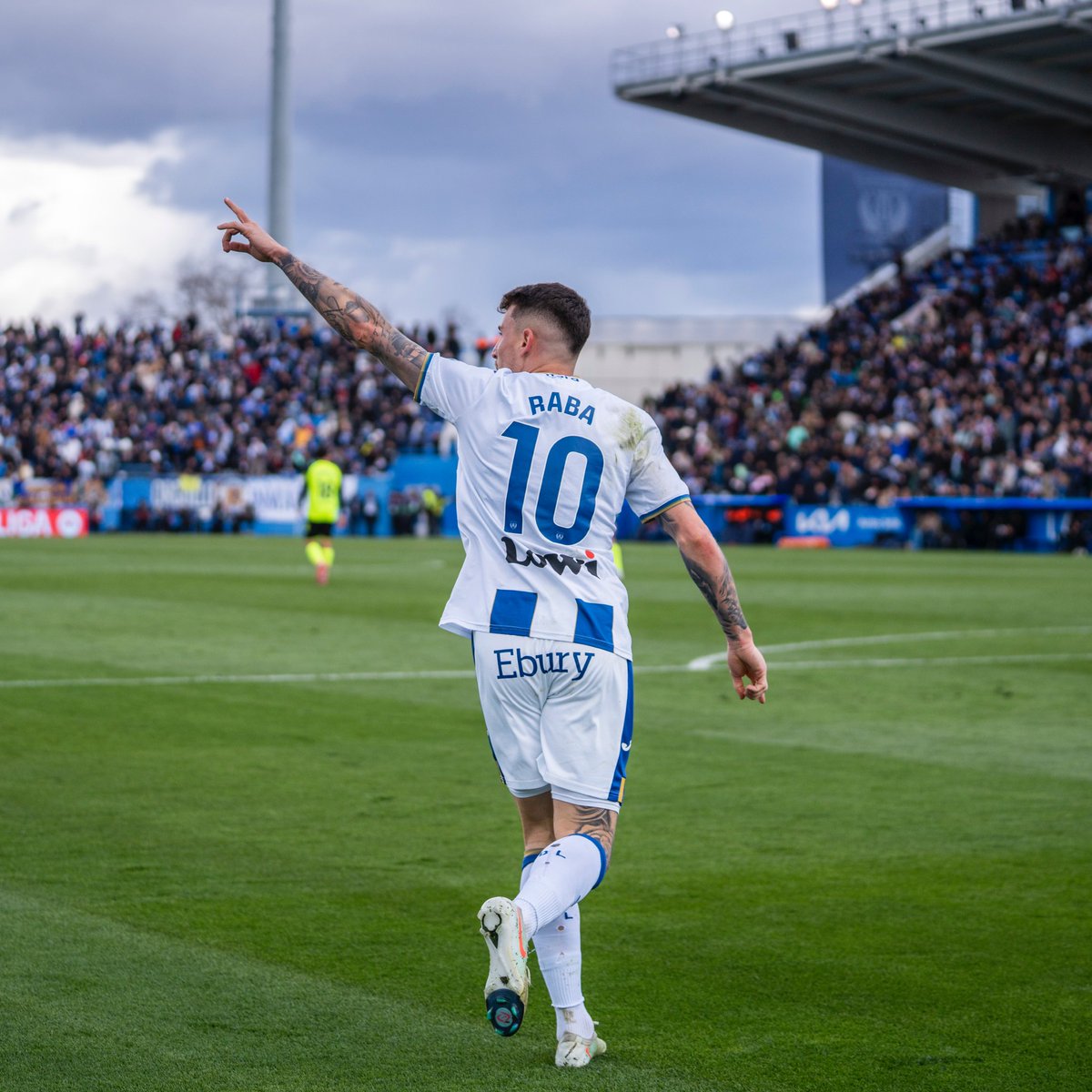 No juega ni a las canicas (Corberán es un terrorista).

DANIEL, ESCÚCHAME UN MOMENTITO. ENERO. PIÉNSALO. ELIGE SER LEYENDA.