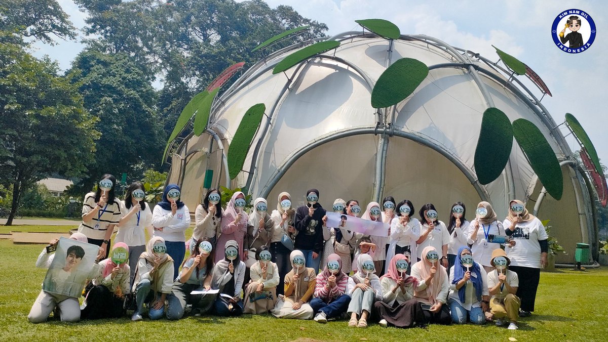 kimnamgil_id's tweet photo. Terimakasih banyak Namgilholics Indonesia yang udah ikutan piknik seru hari ini,  stay healthy and happy ya! sampai ketemu di event selanjutnya 😍🤗🙏🫶

#KimNamGil #Namgilholics #NamgilholicsIndonesia #kimnamgil_id https://t.co/GHSdq7H6h5