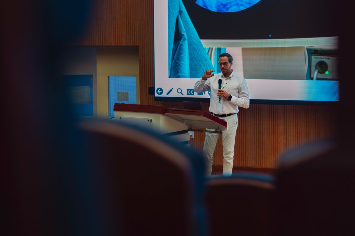 Spine_iau's tweet photo. 🧠🦴 Prof. Nicolai El Hindy presents Lateral Thoracic / Thoracolumbar Corpectomy, detailing surgical approaches, anatomical landmarks, and key considerations for safe and effective vertebral body resection in complex spine cases. https://t.co/JddgMttGbX