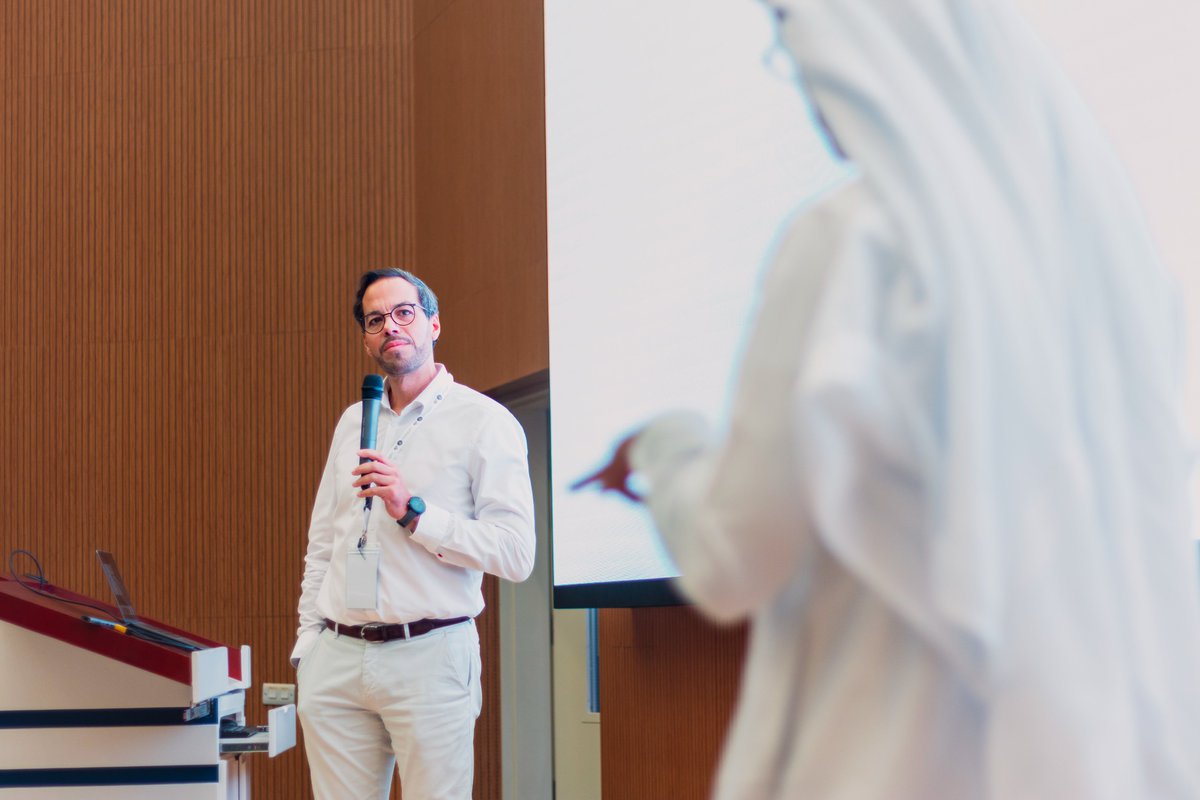 Spine_iau's tweet photo. 🧠🦴 Prof. Nicolai El Hindy presents Lateral Thoracic / Thoracolumbar Corpectomy, detailing surgical approaches, anatomical landmarks, and key considerations for safe and effective vertebral body resection in complex spine cases. https://t.co/JddgMttGbX