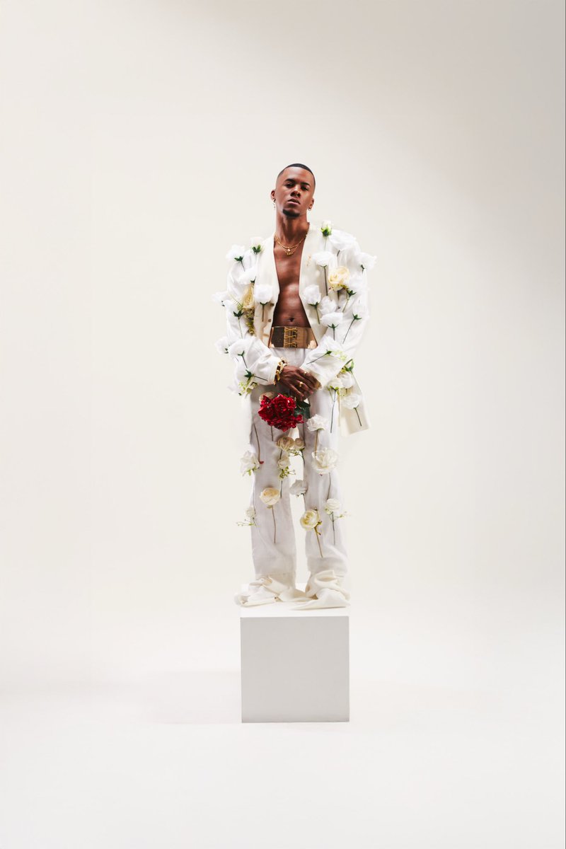 stefonstylez's tweet photo. ✨A NEW CYCLE ✨🖼️🌹

Love, laughter, confidence, humility &amp; kindness at the core.
Grateful for the growth and the lessons. 
This year, I’m giving myself my own flowers 
I’ve earned them, and I’ll keep blooming.

One of the BEST TO EVER DO IT.
Here’s to another year of Stylez! https://t.co/K3xhlEheSK