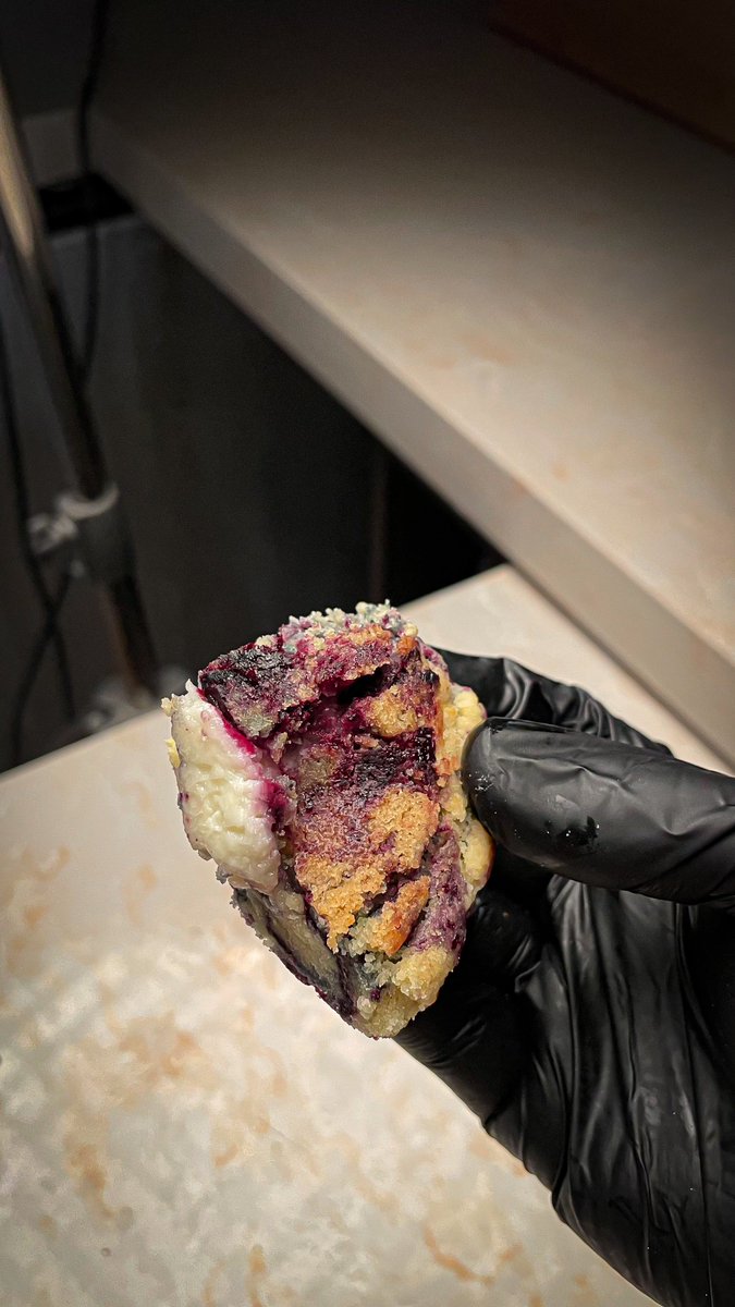 Turki_frr's tweet photo. Lemon blueberry cookies 
“كوكيز الليمون والتوت “ https://t.co/wzjPX30raR