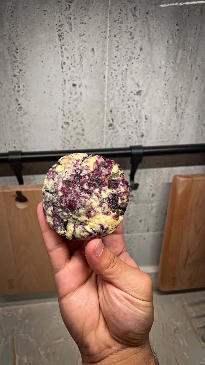 Turki_frr's tweet photo. Lemon blueberry cookies 
“كوكيز الليمون والتوت “ https://t.co/wzjPX30raR