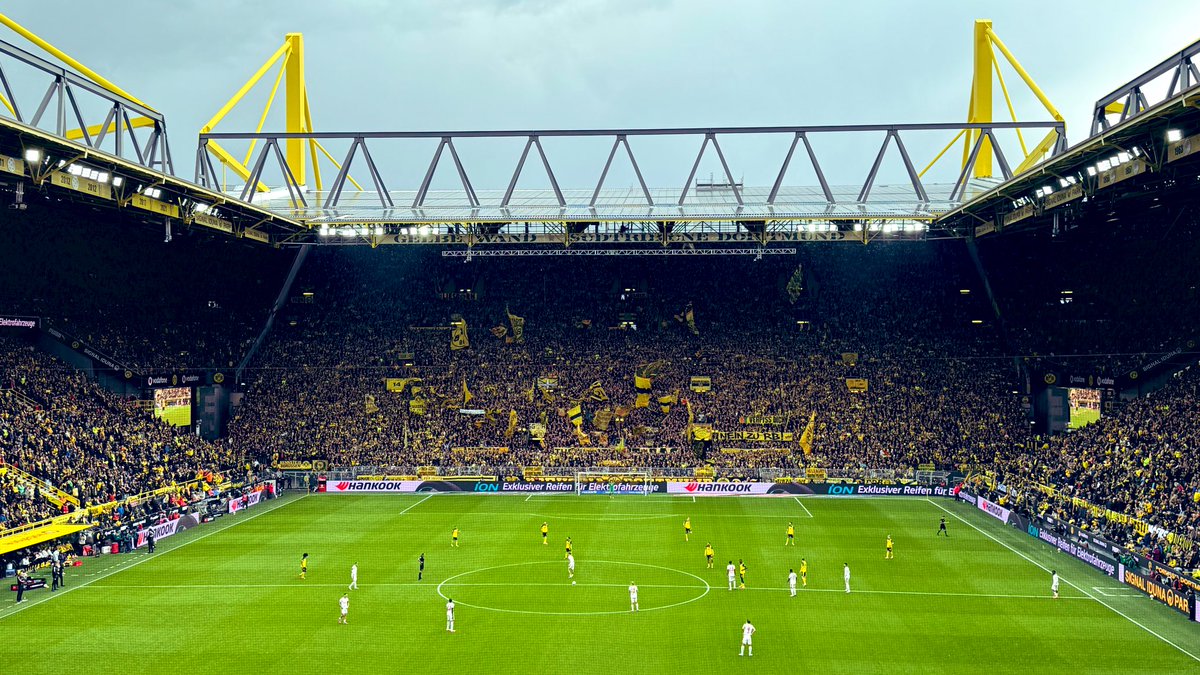 Wie Mittwoch 3 Punkte bitte, danke! <a href="/BVB/">Borussia Dortmund</a> 💛💪
#BVB #BVBLeipzig