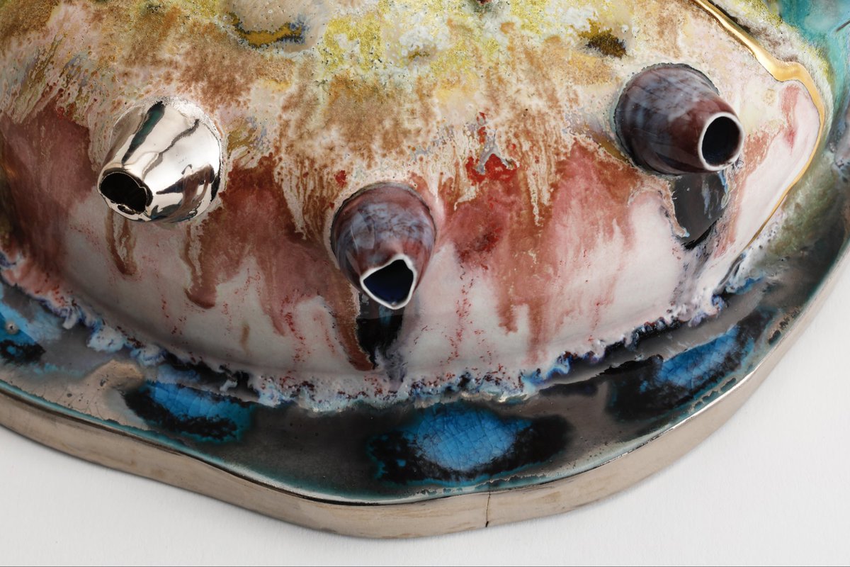 cow7uka's tweet photo. 浮き島
〈Floating island〉
W250×D230×H180 (mm)
2025
Porcelain , glaze, gold, platinum
photo by Takeru Koroda
#art #artcollection #sculpture #ceramique #ceramic
#アート #porcerain #artpieces
#yukanishihisamatsu https://t.co/QMXECAJYsI