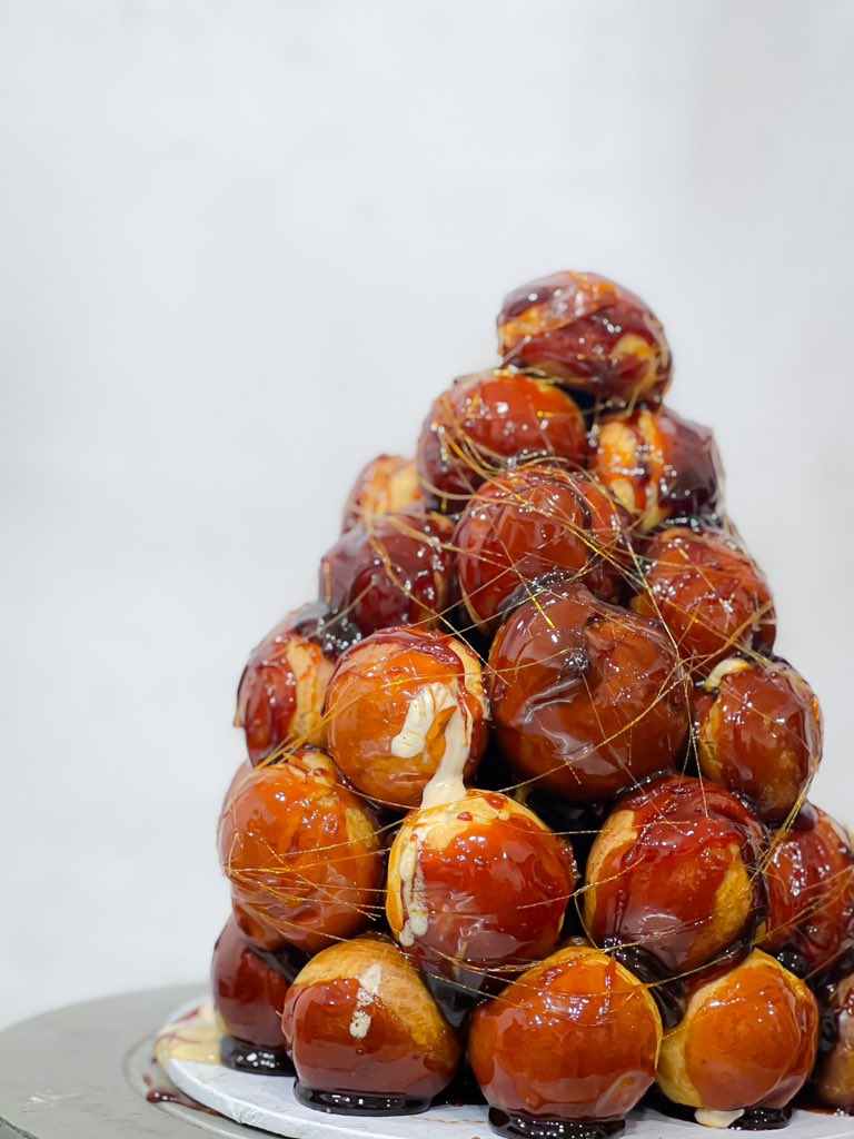 TalesByMemoirs8's tweet photo. Dish: Croquembouche
Category: Dessert
Pastry Type: Pâte à Choux
Filling: Praline Mousse

A tower of golden choux puffs filled with silky praline mousse and bound with crisp caramel. Elegant, indulgent and timeless.

#chefgiggles https://t.co/OPMP18XS3v