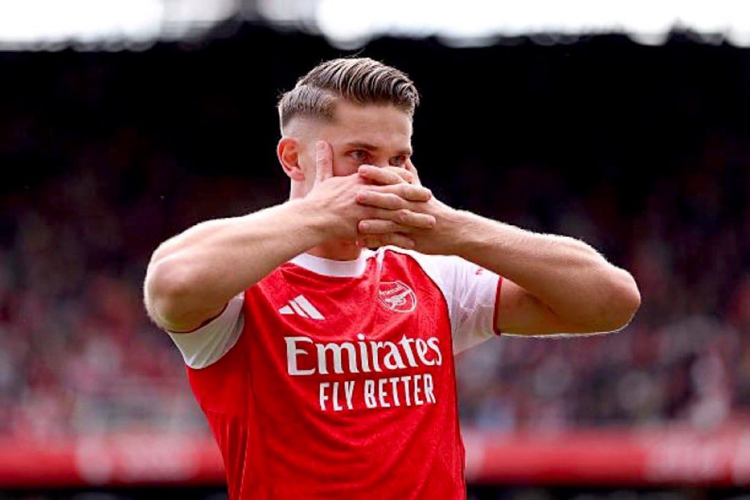 He definitely scoring today..