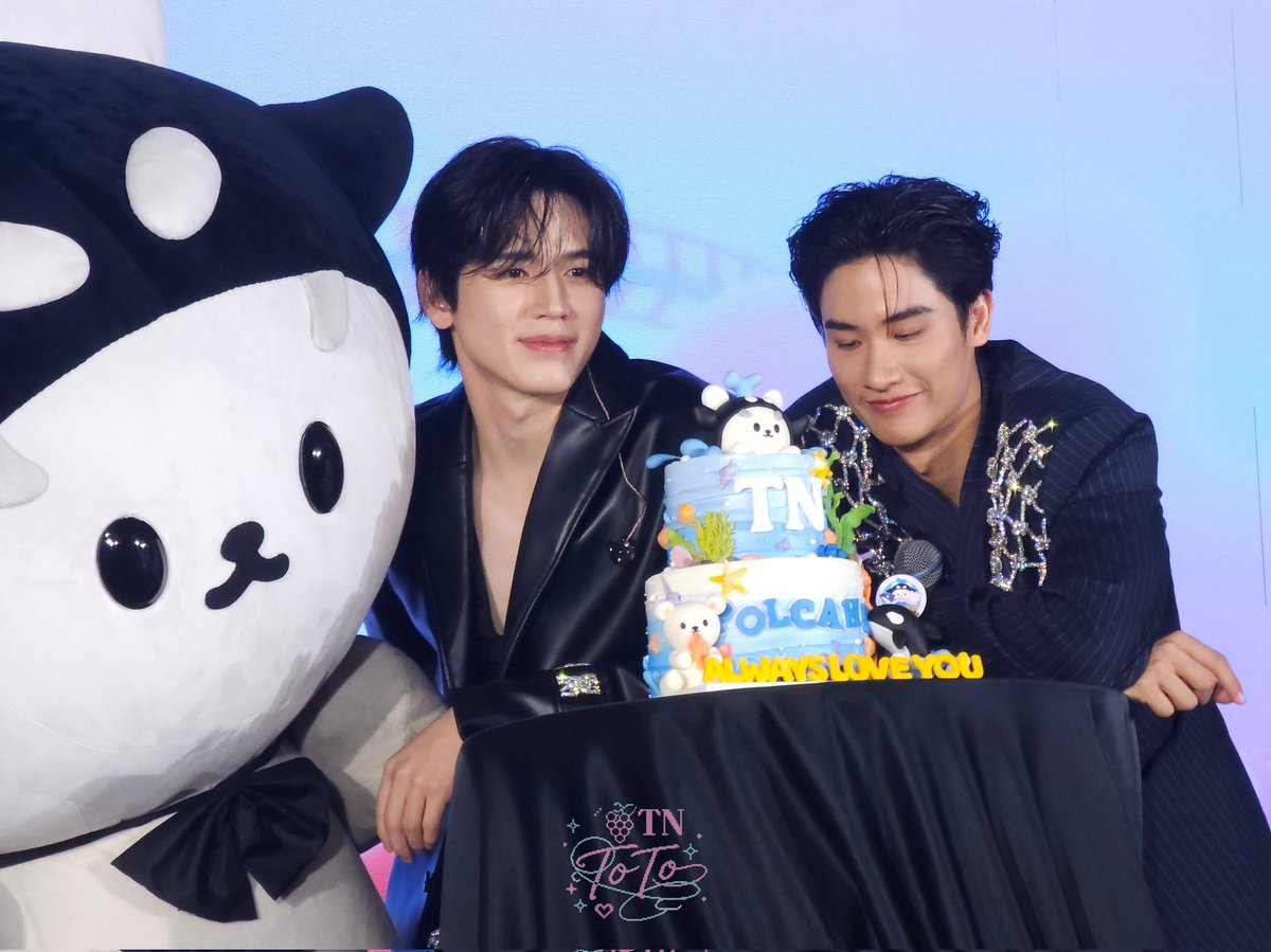 Jolin_TN's tweet photo. Beloved Family🥹🥹🥹

#TayNewFMinHK2025
#เตนิว #TayNew
@Tawan_V @new_thitipoom @polcasan_GMMTV https://t.co/foeeTJqtF7