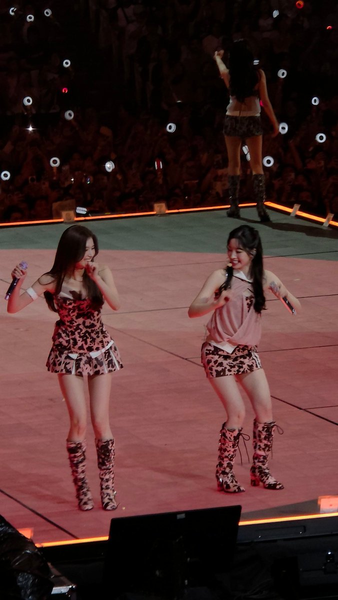 maindahyun's tweet photo. saida my silly babies 🥹 https://t.co/H2cTx9CPsG