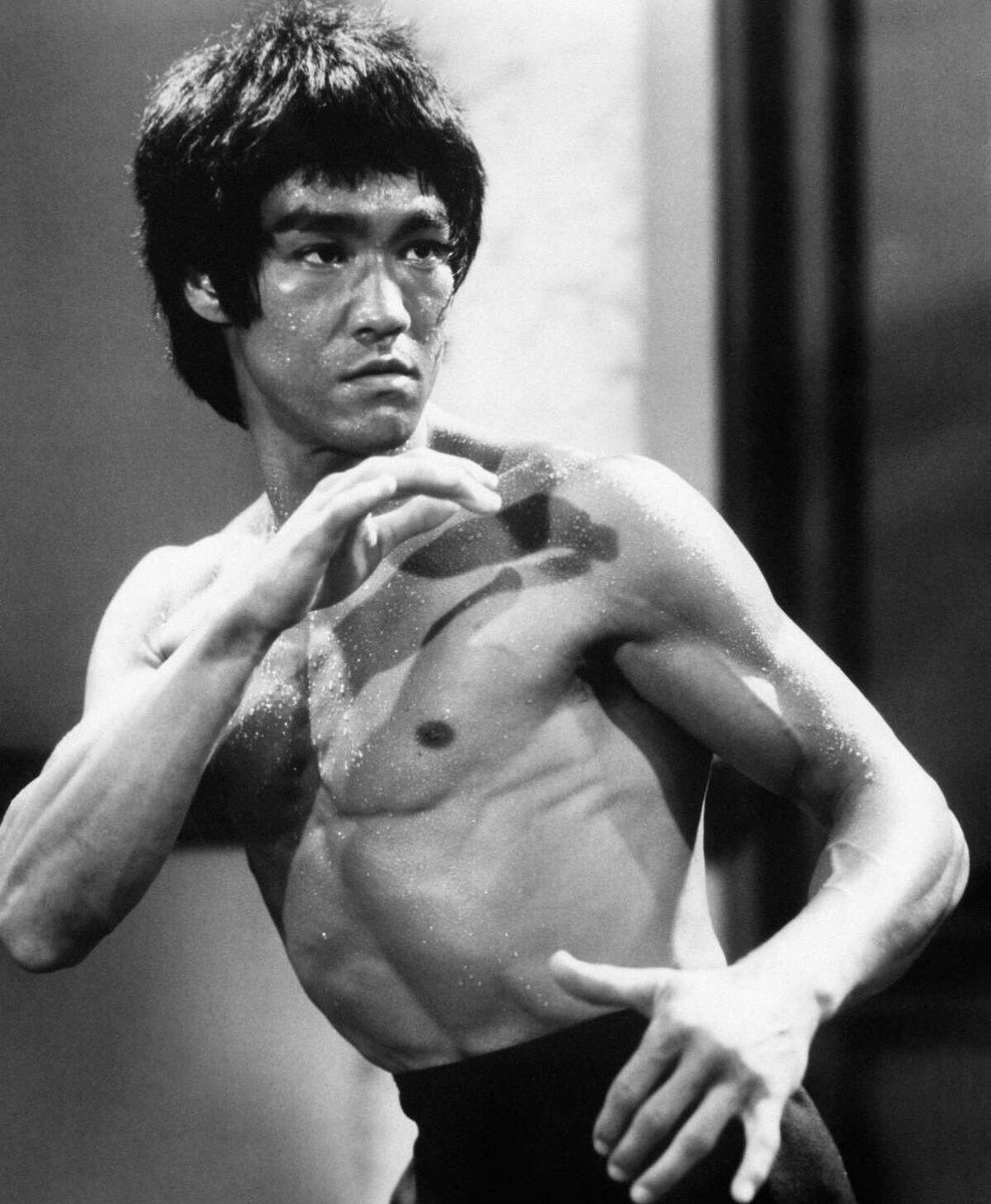 bruceleedragon1's tweet image. Bruce Lee. Martial Artist. Icon. Legend. Master. Dragon🐉…