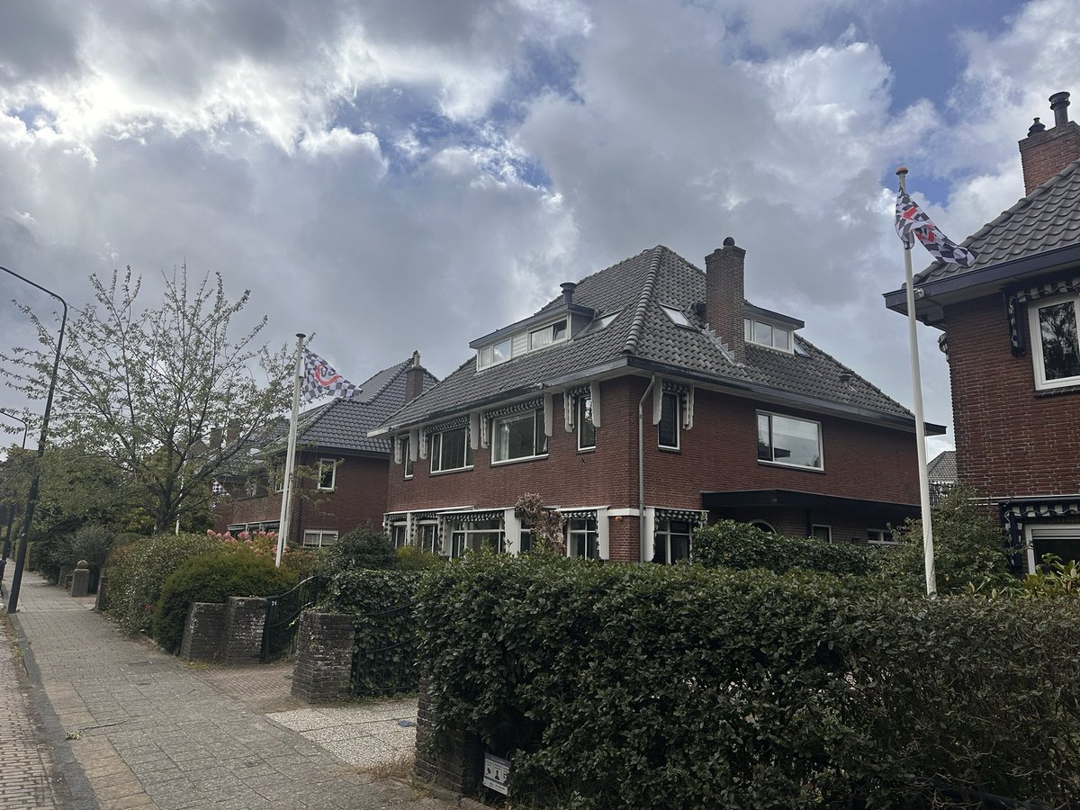 jagerslaan's tweet photo. Wij steunen de oproep voor 39km/u op de Prinsenweg, en zien dit graag door heel @Gem_Wassenaar door gevoerd worden. Ludieke actie https://t.co/aUpFSlvnBK