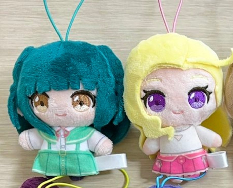 I want them both so badly 🥹