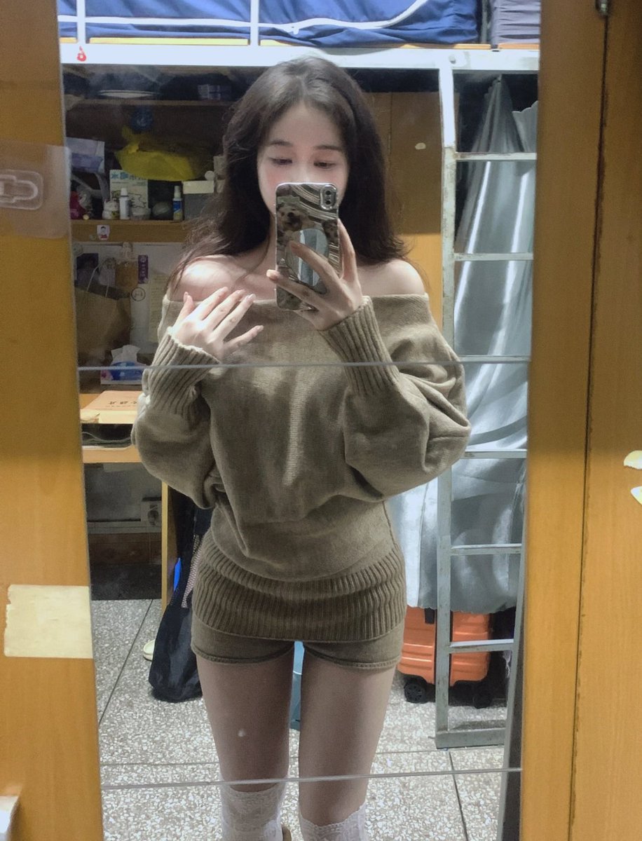 你们想操逼就直说😬，别找一些低级借口话题了