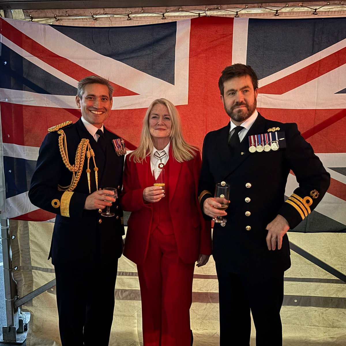 ⚓#ERViceLordLieutenant attended a Royal Navy Business Networking and Global Presentation aboard #HMSIronDuke followed by a reception and capability demo - fantastic to see the Navy’s global reach and innovation in action! 👏
#RoyalNavy #ERLieutenancy #EastRiding #Hull