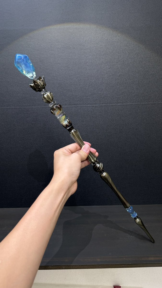 囁きの結晶杖

あなたならどんな魔法を唱えますか？