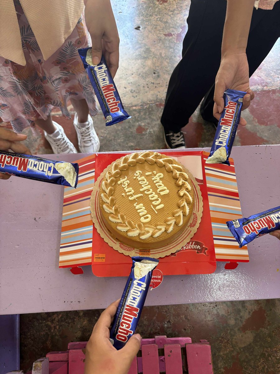 sippystudies's tweet photo. my first teachers' day as a student-teacher!! 💖 [#lifetwt #archivetwt] https://t.co/acbi2hBeHT