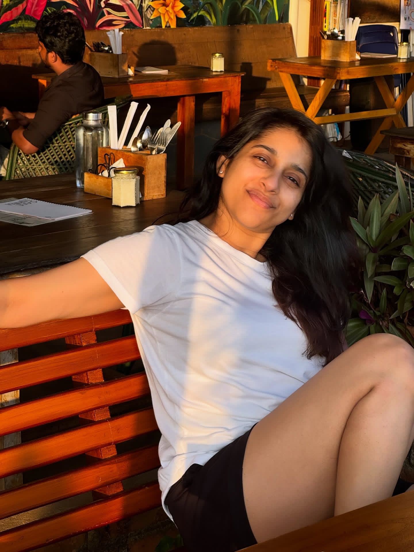 Image Beautiful Actress Rashmi Gautam is an Indian actress and television presenter collections, latest Rashmi iiQ8