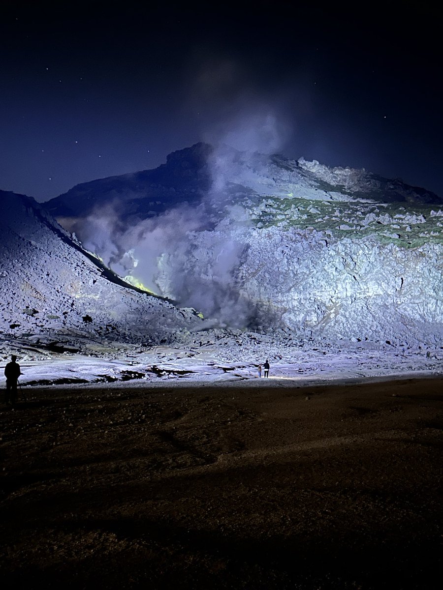ライトアップされた硫黄山へドライブ。
綺麗すぎた。