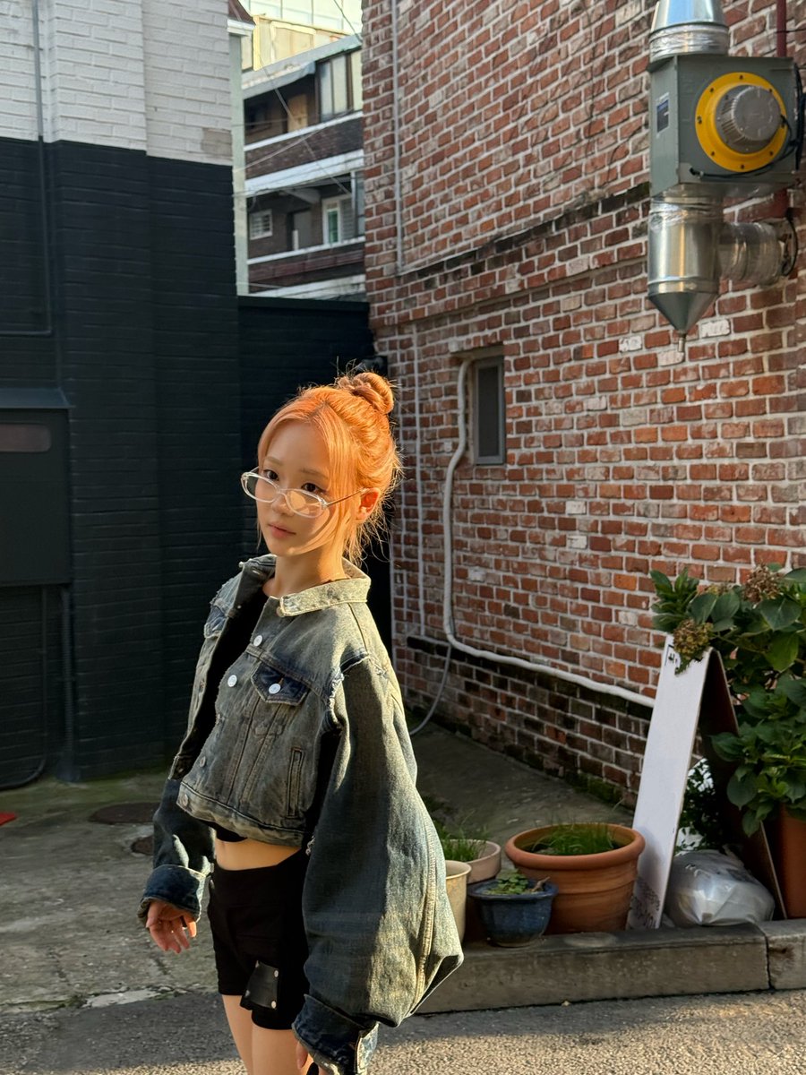 S1daily's tweet photo. 🐶 251004 fromm update [#윤서연]

absolutely gorgeous https://t.co/J1yXlqCiFl