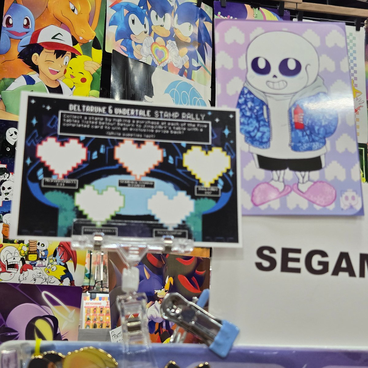 At Animate Philly! Tables D33 and D34 :3 sorry for the shoddy photos hahahaaa

Play the #hazbinhotel and #undertale #deltarine stamp rallies!!