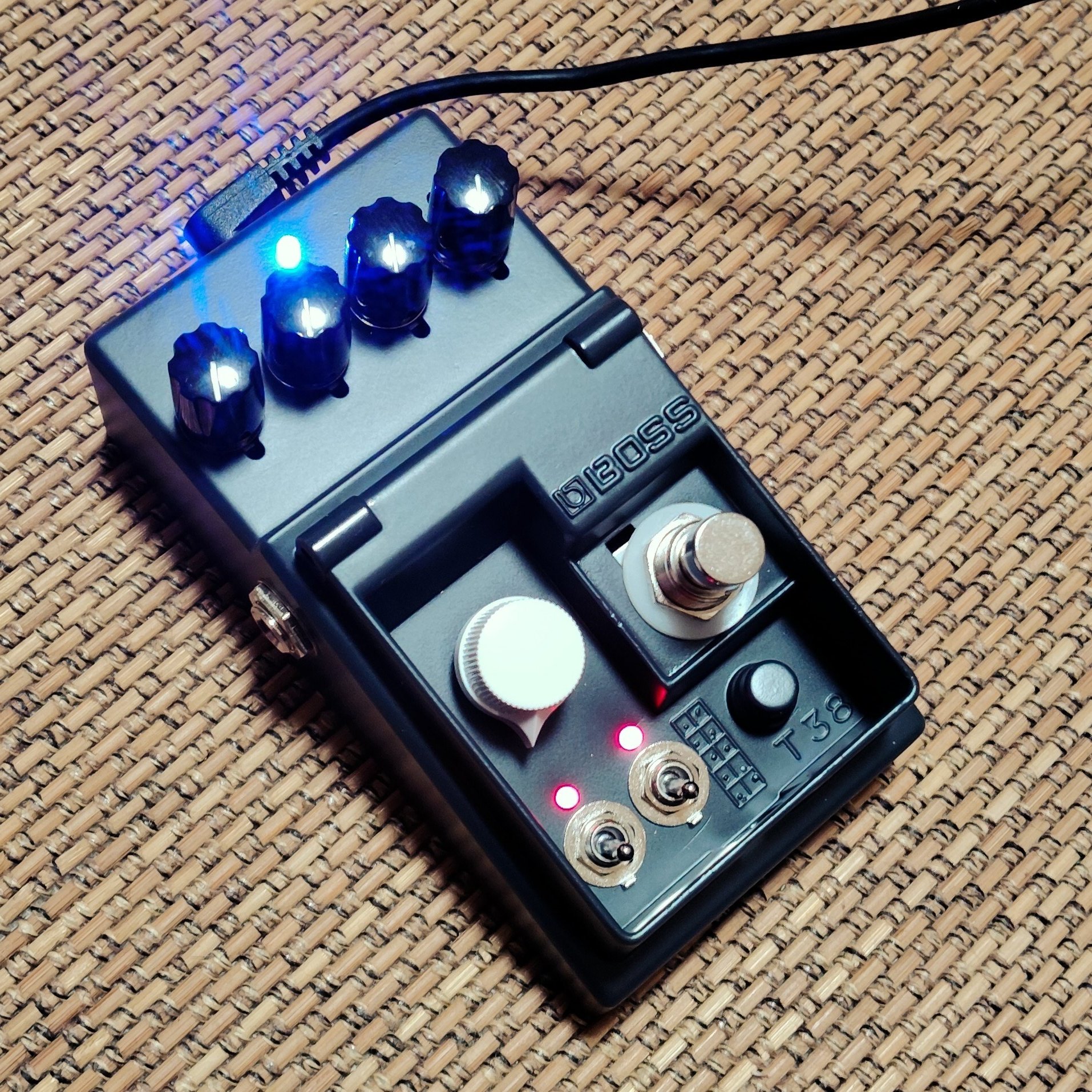 September Sound ugly face シリアル1桁MBV