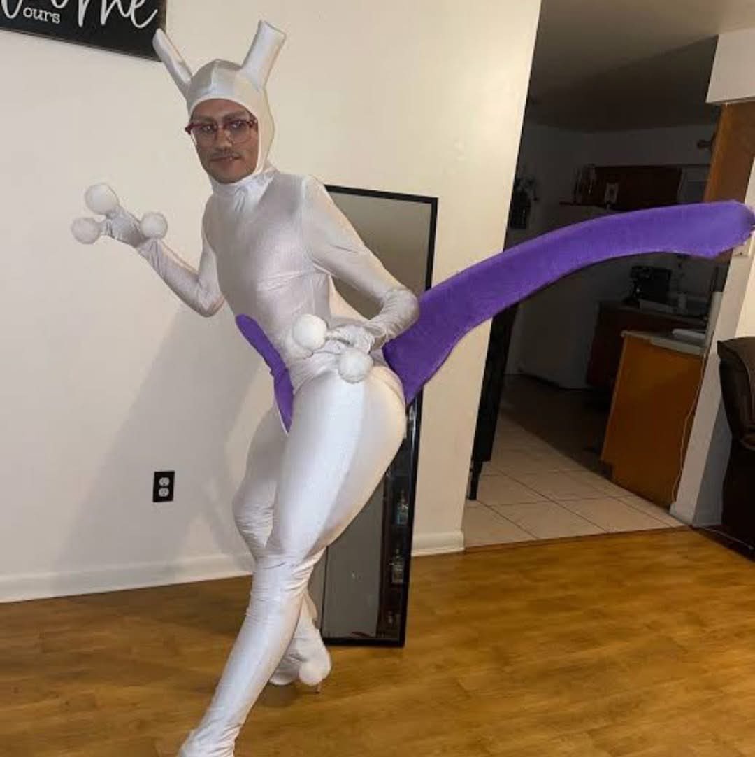 Qué os parece este disfraz de Mewtwo para la fiesta de Halloween que organizaré este año?
