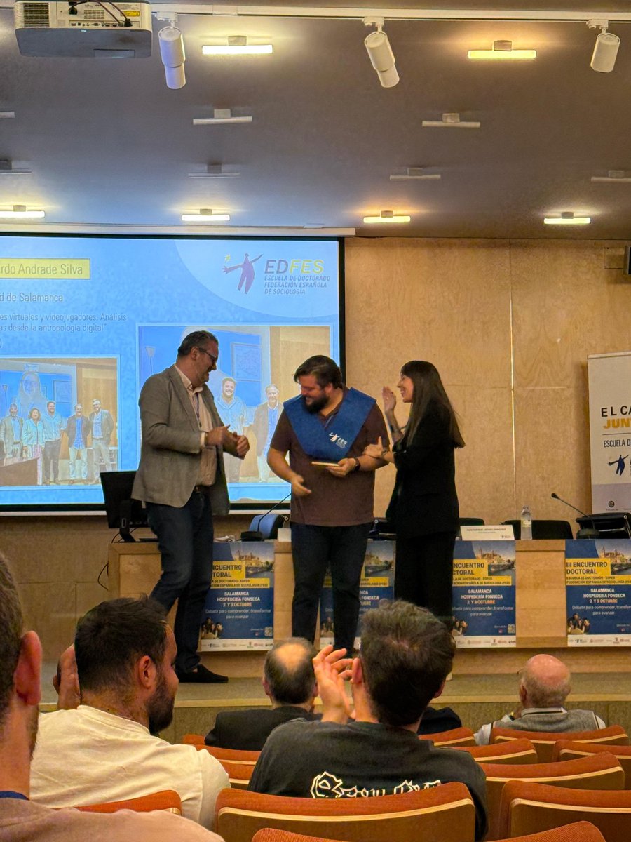 Escuela de Doctorado de la FES tweet media