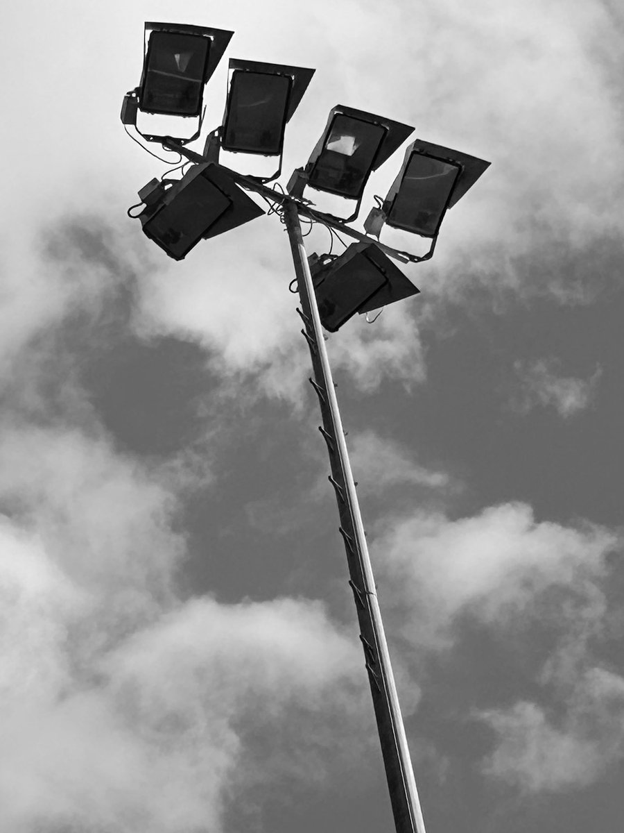 Floodlights in the uncertain Dorset skies here <a href="/ChristchurchFC_/">Christchurch FC</a> #aroundthegroundsfor20pounds